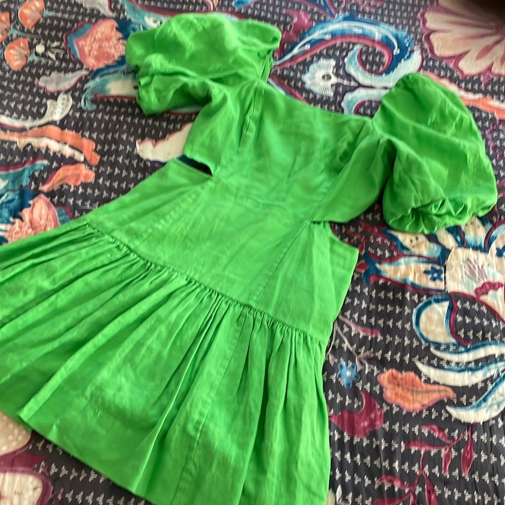 STUNNING SWEET SEXY! Linen snatched waist, peekaboo, Lilly Pulitzer dress 4 💕